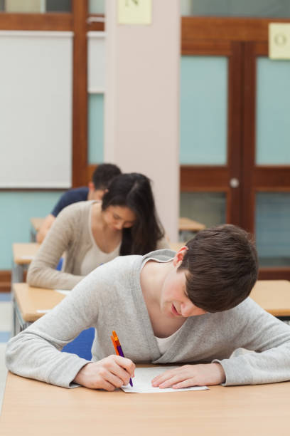 我本科是金融学专业的，我想进投行，那么我需要考研读完研出国读商学院吗…